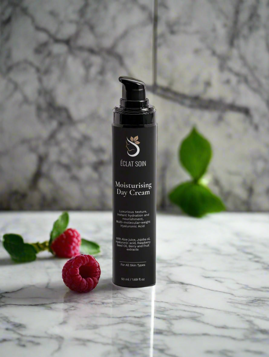 Eclat Soin Multi-Molecular-Weight Hyaluronic Acid Moisturising Day Cream in a sleek pump bottle